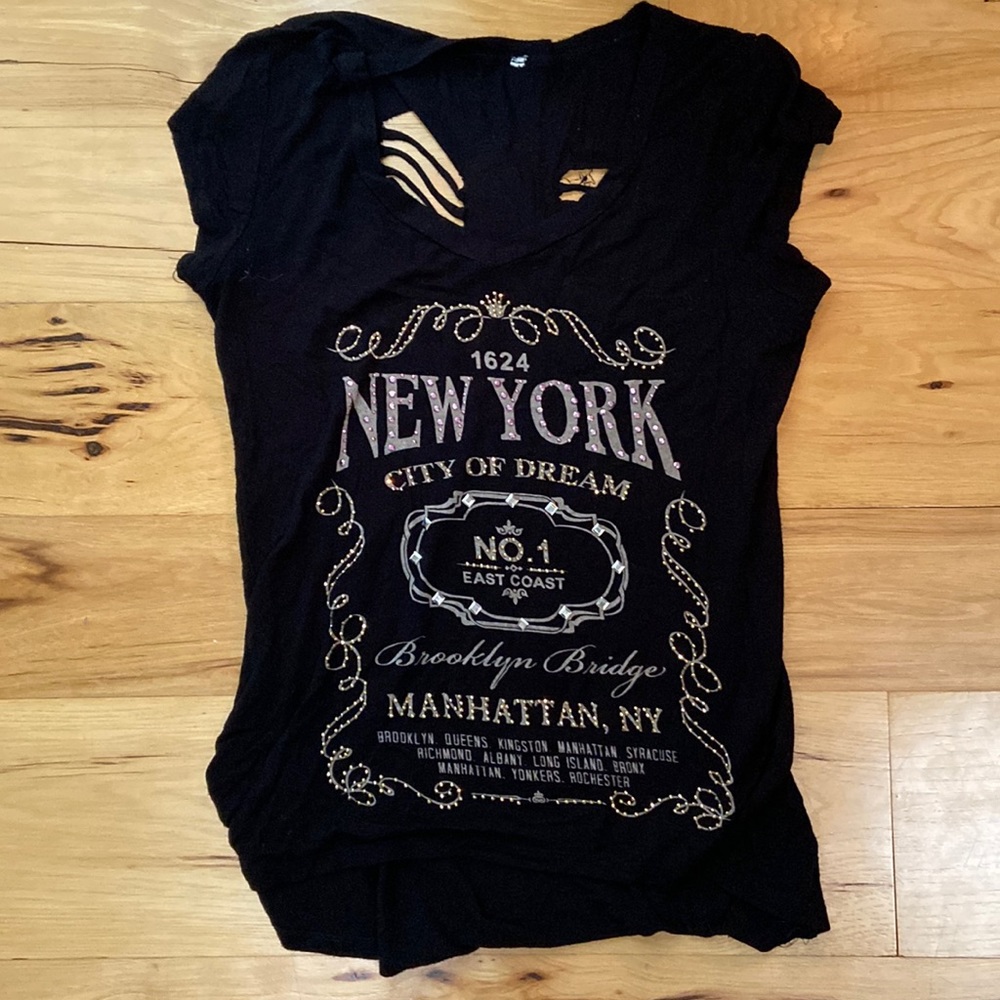 Edgy shirt with cut outs on the back